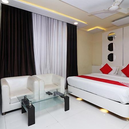 Hotel Ambalika ดีกา ภายนอก รูปภาพ