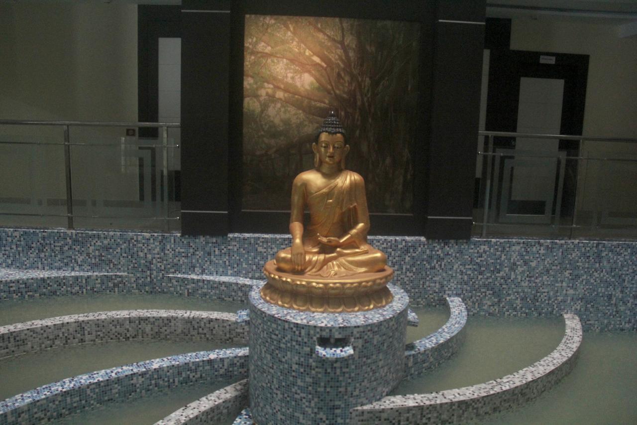 Hotel Ambalika ดีกา ภายนอก รูปภาพ
