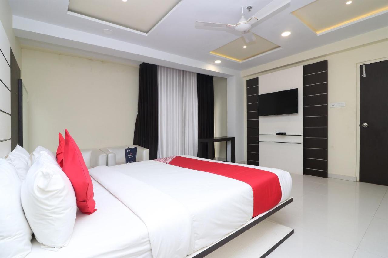 Hotel Ambalika ดีกา ภายนอก รูปภาพ