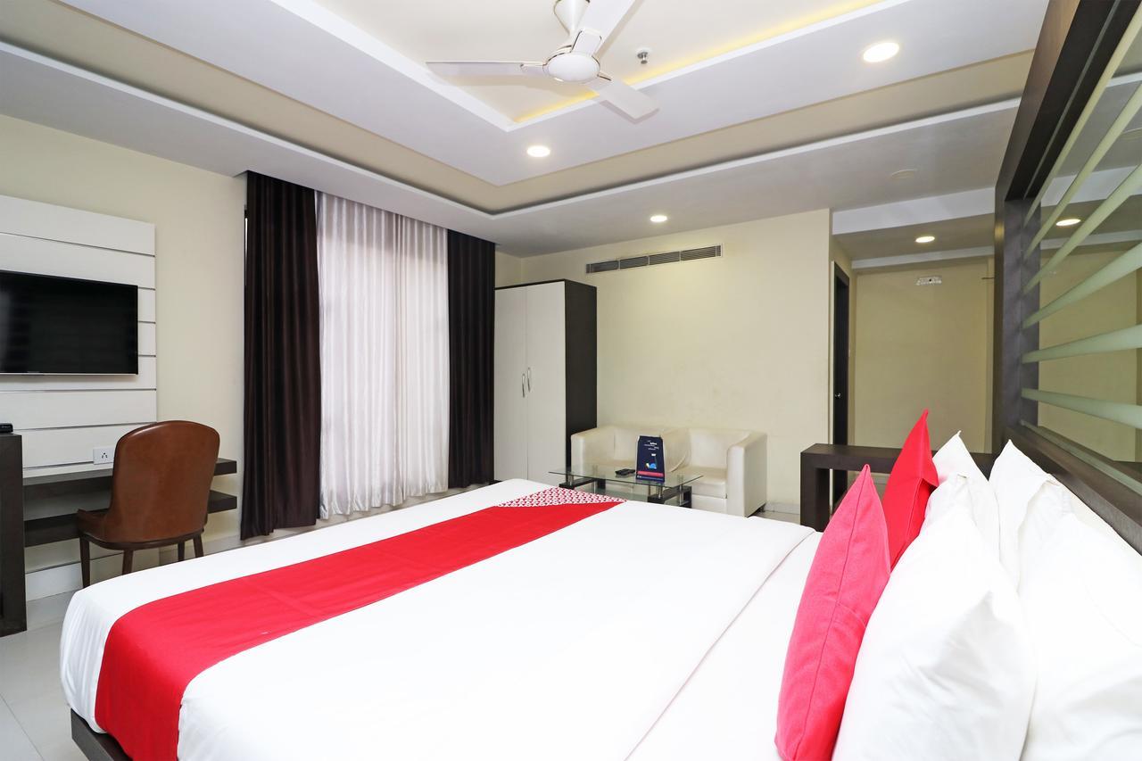 Hotel Ambalika ดีกา ภายนอก รูปภาพ