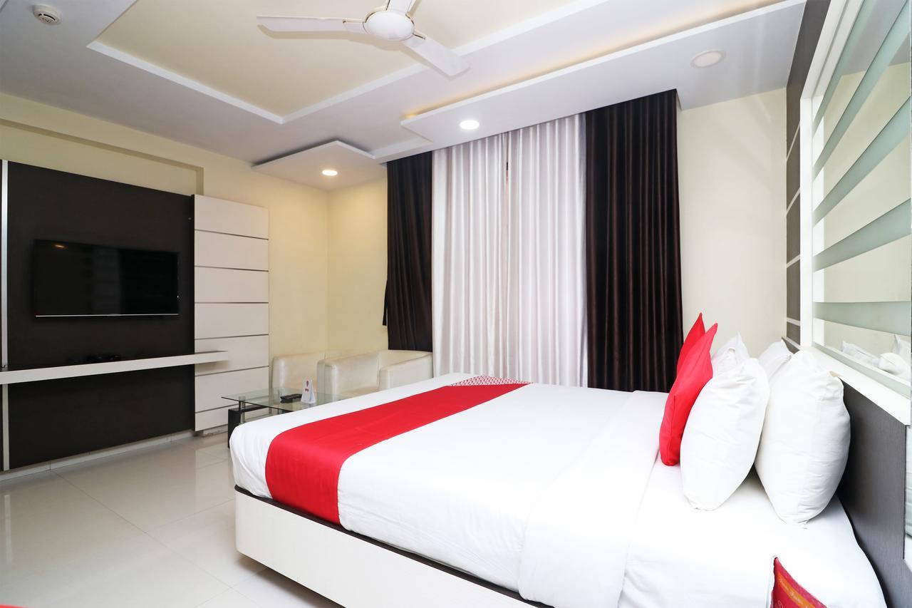 Hotel Ambalika ดีกา ภายนอก รูปภาพ