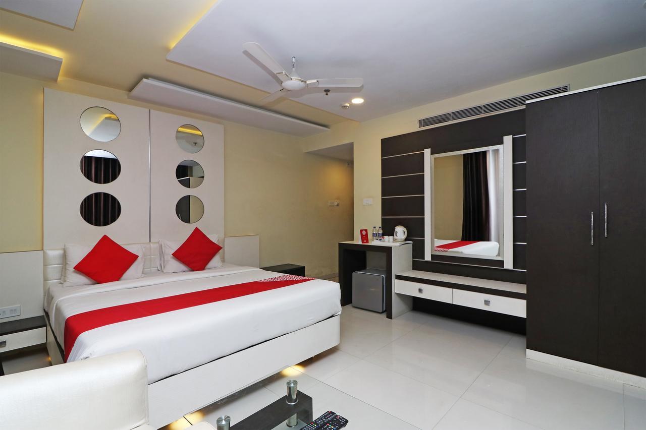 Hotel Ambalika ดีกา ภายนอก รูปภาพ